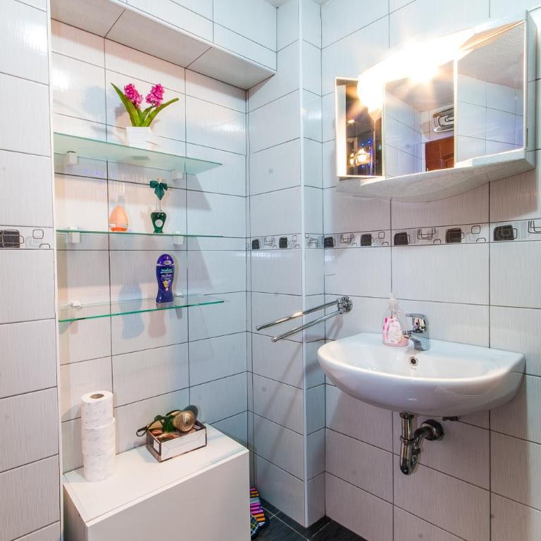 Apartments Kira - Appartement 1 Chambre (5 Adultes) - 2
