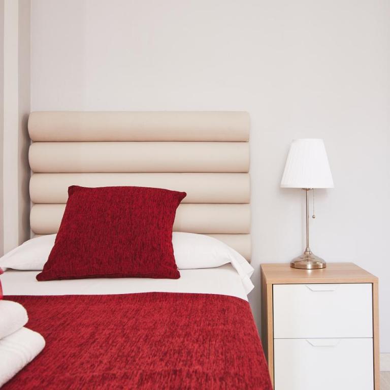 Alcam Lesseps - Three-Bedroom Apartment - 4