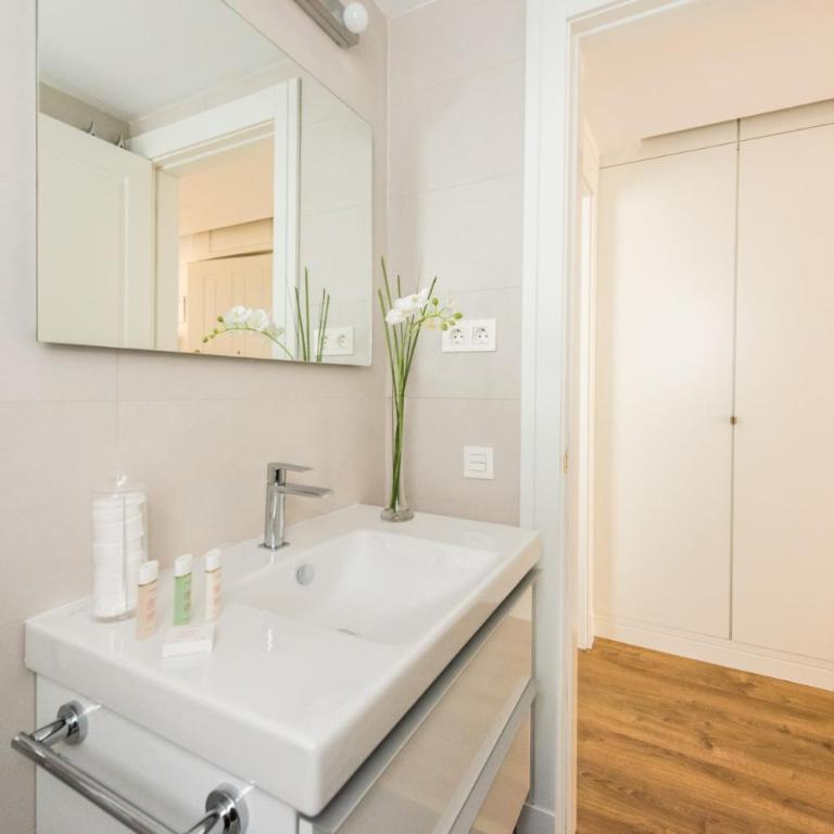 Atocha Boutique - Barrio de las Letras - Apartamento Superior - 60