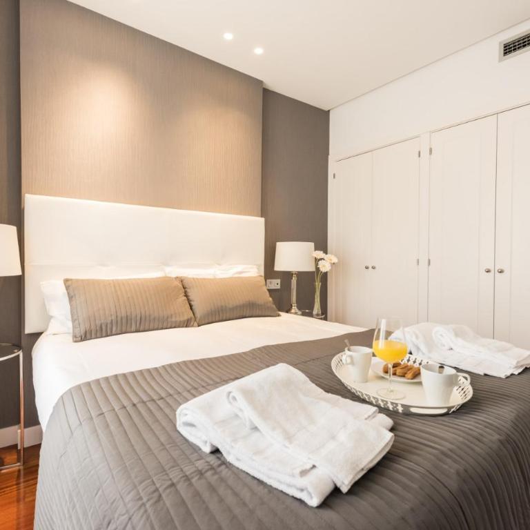 Santa Ana Plaza - Apartment with Balcony - 11