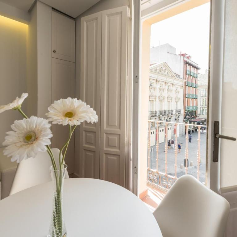 Santa Ana Plaza - Apartment with Balcony - 72