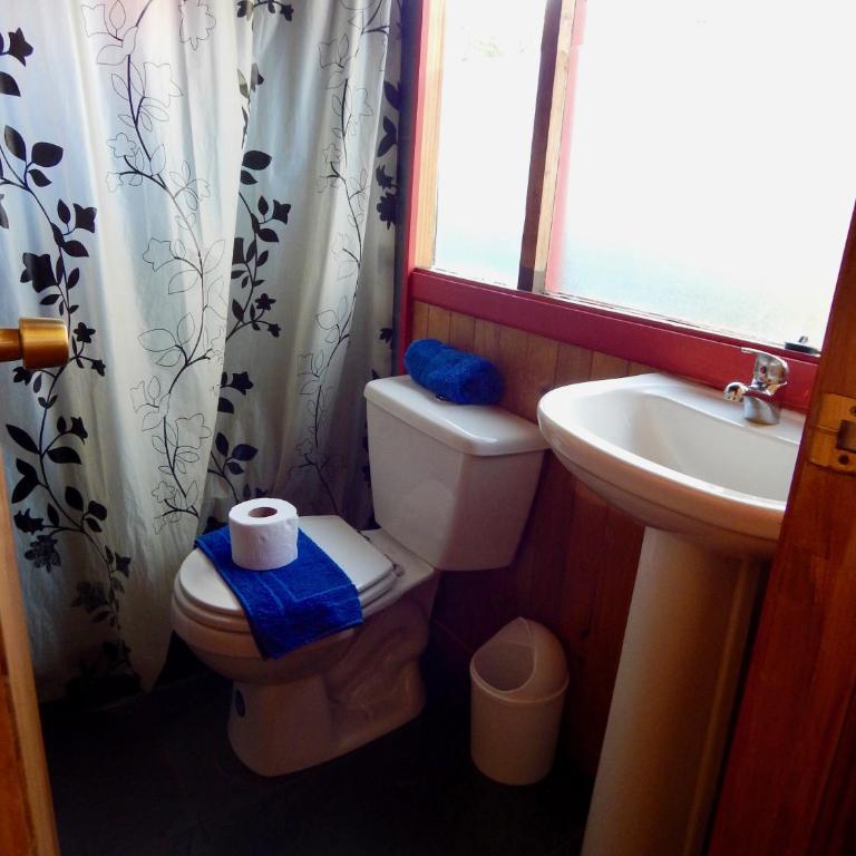Parador Darwin Cucao - Double Room with Private Bathroom - 5