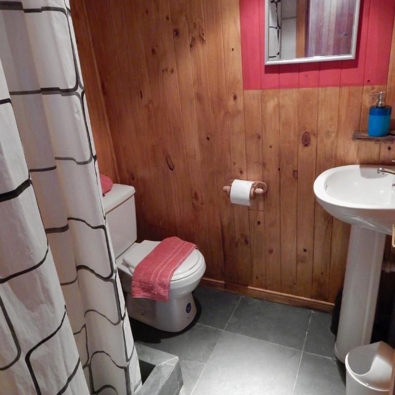 Parador Darwin Cucao - Twin Room with Private Bathroom - 2