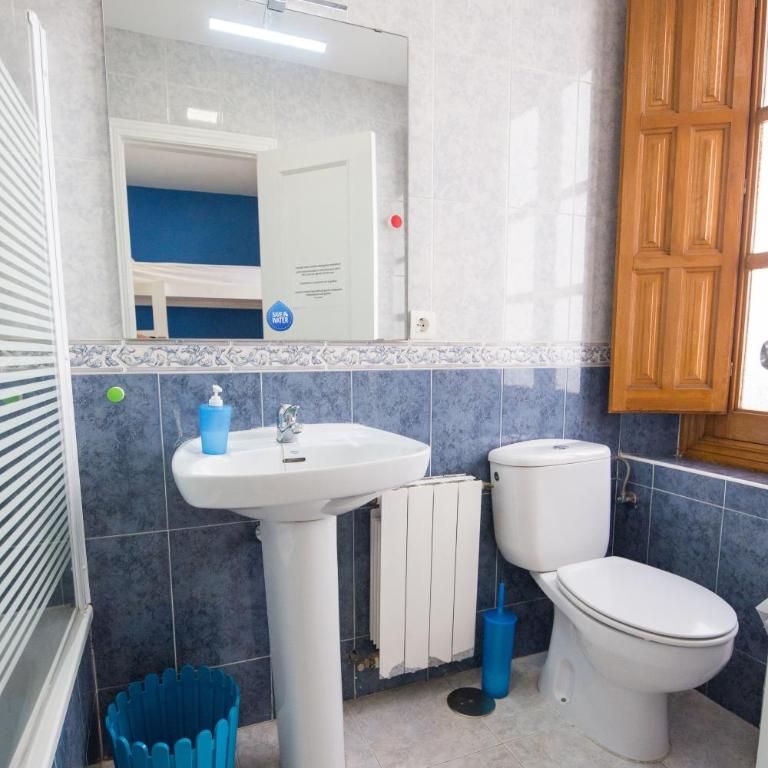 Oh! My Hostel - Bed in 4-Bed Mixed Dormitory Room with Private Bathroom - 6