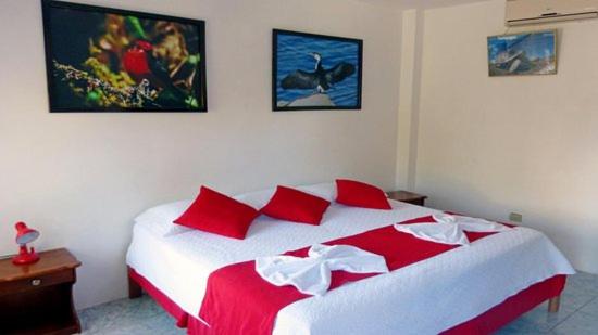 Hostal Sandrita - Habitación Doble con baño privado - 2