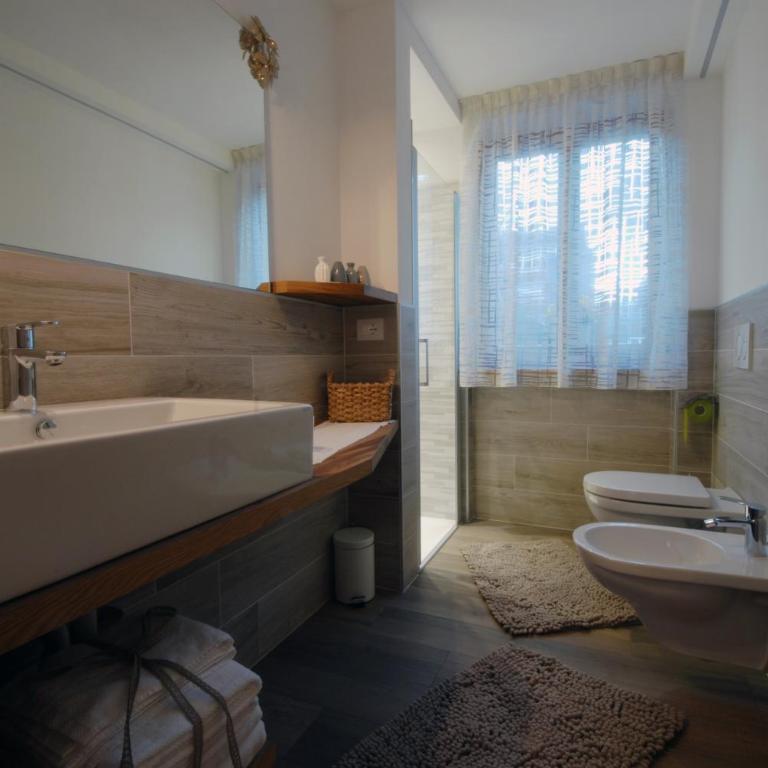 Bike Bed&Breakfast Mille Pini - Habitación Doble Deluxe con vistas al lago - 9
