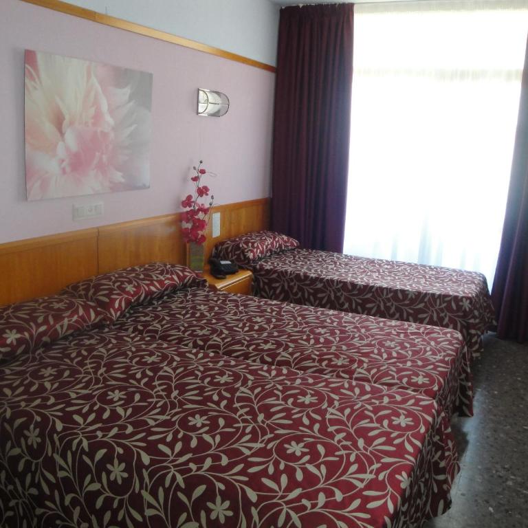 Hotel Esplendid - Habitación Triple (2 adultos + 1 niño) - 3 camas - 3