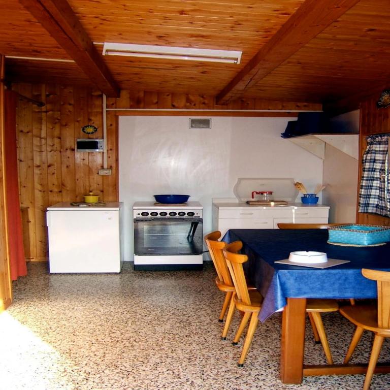 Aquacamp - Two-Bedroom Bungalow with Shared Bathroom - 3