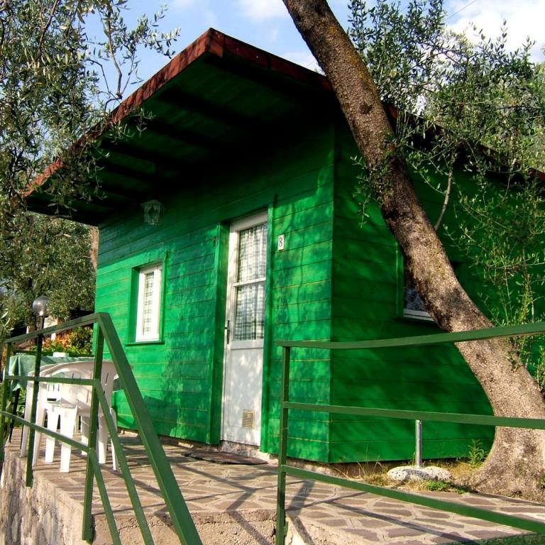 Aquacamp - One Bedroom Bungalow with Shared Bathroom - 4