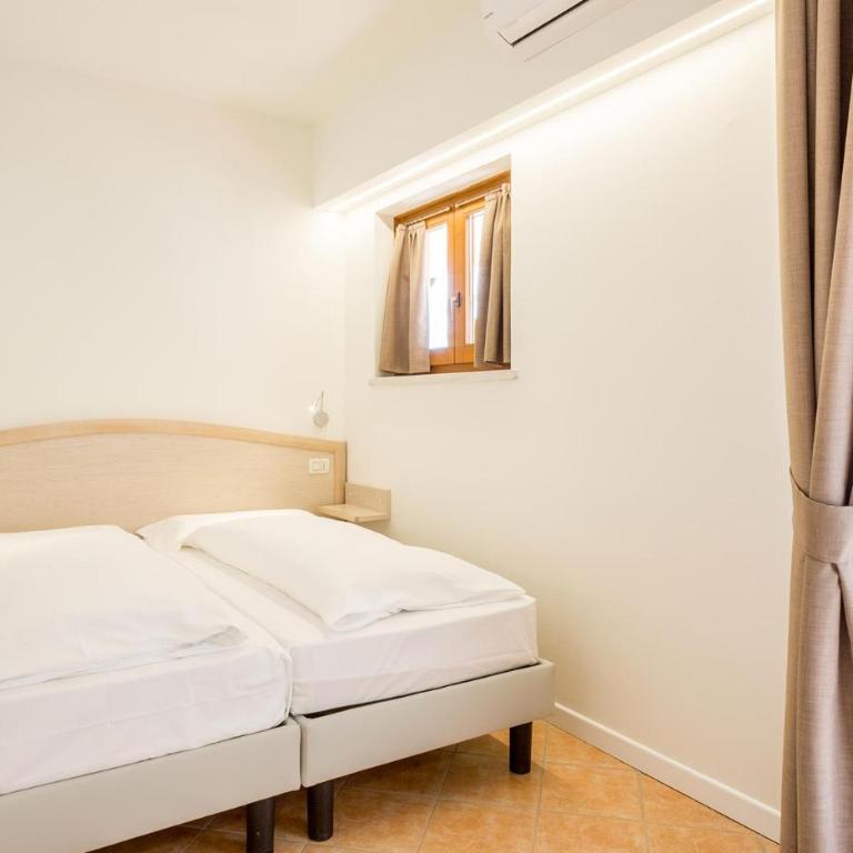 Relax Hotel Villa Gardenia & Villa Oleandra - Comfort Room with Twin Beds - Garden View - 4