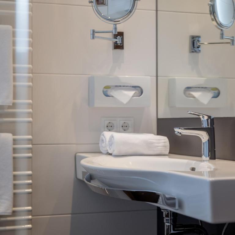 Hotel Garni Pirchhütt - Deluxe Doppelzimmer (2 Erwachsene & 1 Kind) - 2