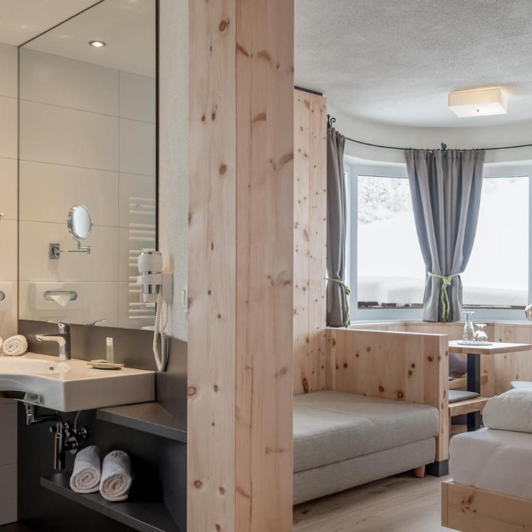 Hotel Garni Pirchhütt - Deluxe Doppelzimmer (2 Erwachsene & 1 Kind) - 5