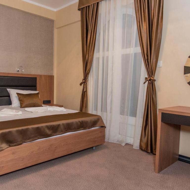 Hotel Crnogorska Kuća - Deluxe Double or Twin Room - 18
