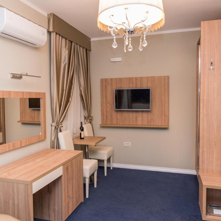 Hotel Crnogorska Kuća - Deluxe Double or Twin Room - 16