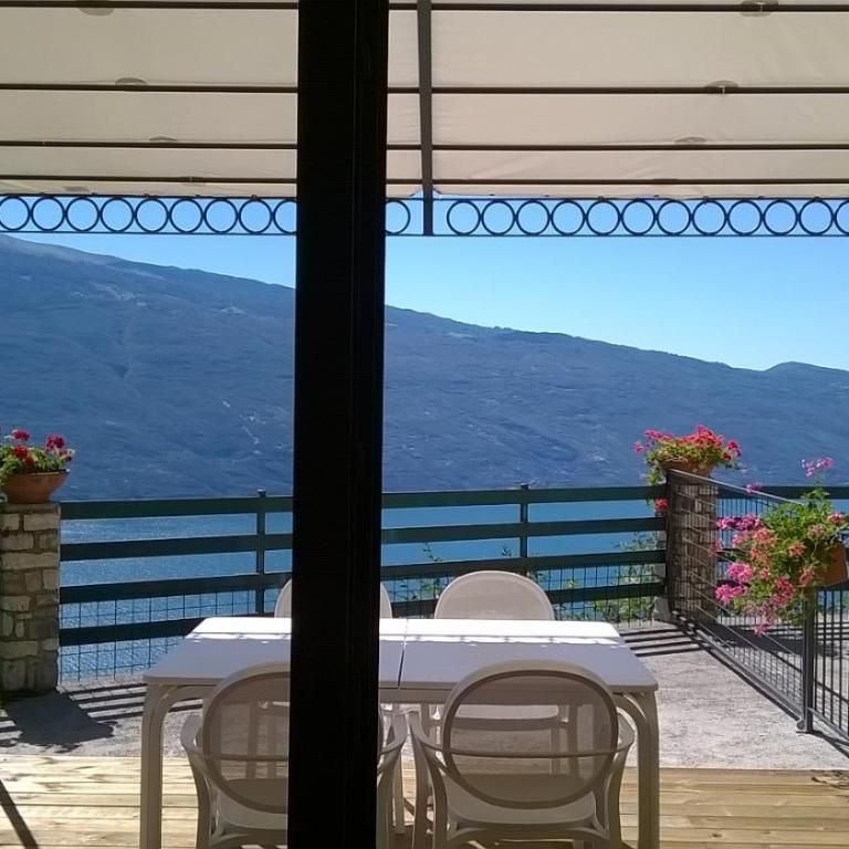 CASA NAVLA' AppartamentI "Ulivi"- "Fiori" -"Velieri"-"Luna"-"Nido"-"Taverna" - Appartamento con Vista Lago - 1