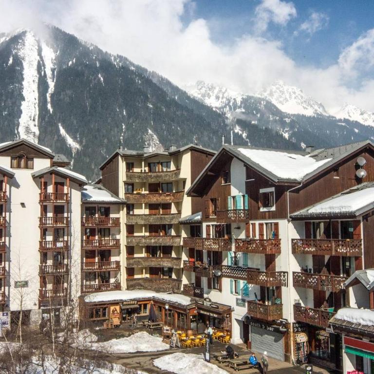 Cozy Chamonix Ski Studio with Mountain Views - Apartment with Mountain View - 29