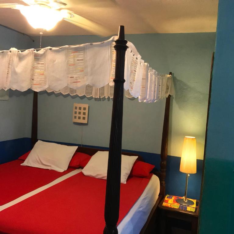 Hotel Colorado - Standard Quadruple Room - 1