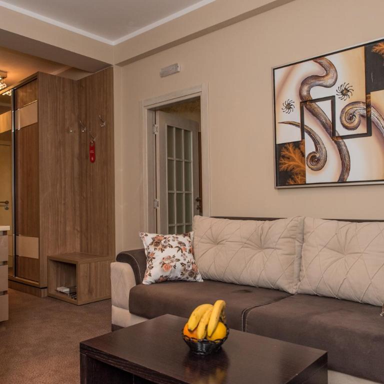 Hotel Crnogorska Kuća - Deluxe Apartment - 8