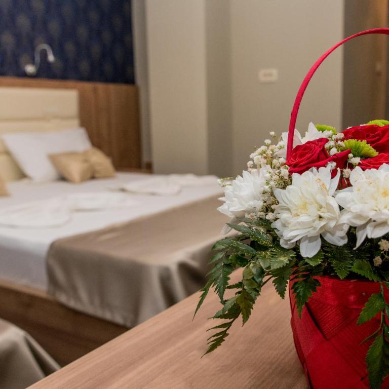 Hotel Crnogorska Kuća - Deluxe Double or Twin Room - 11