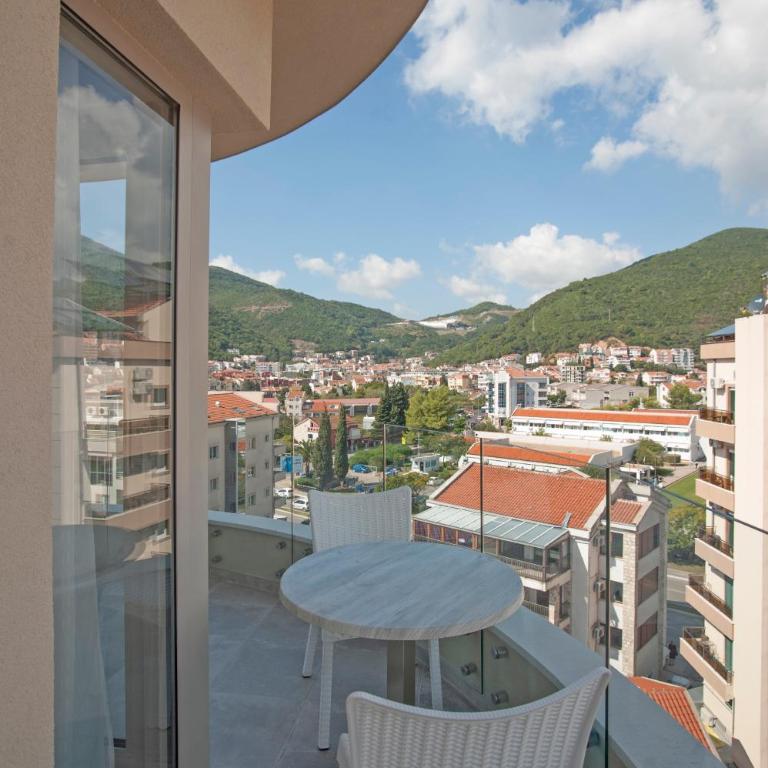 JK Suites - Deluxe Studio - 11