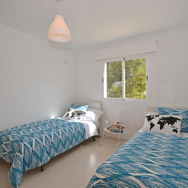 Salada House - Three-Bedroom House - 16