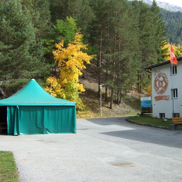 Pensiun Lischana - Doppelzimmer mit Gemeinschaftsbad - 3