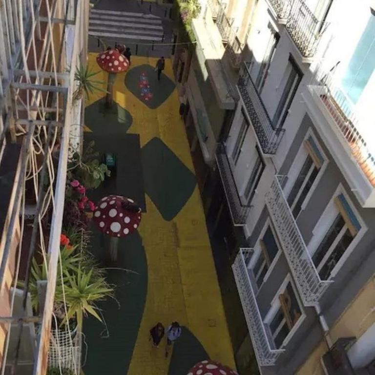 San Francisco - Three-Bedroom Apartment - 29