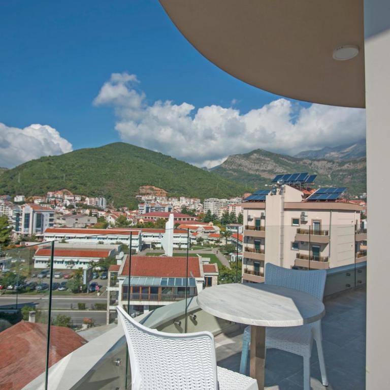 JK Suites - Deluxe Apartment - 4