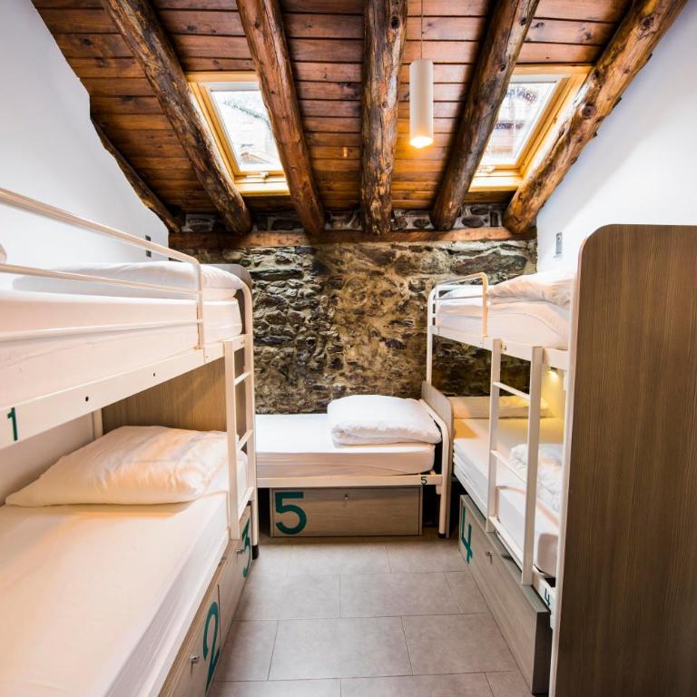 Mountain Hostel Tarter - Einzelbett im Schlafsaal mit 5 Betten - 5