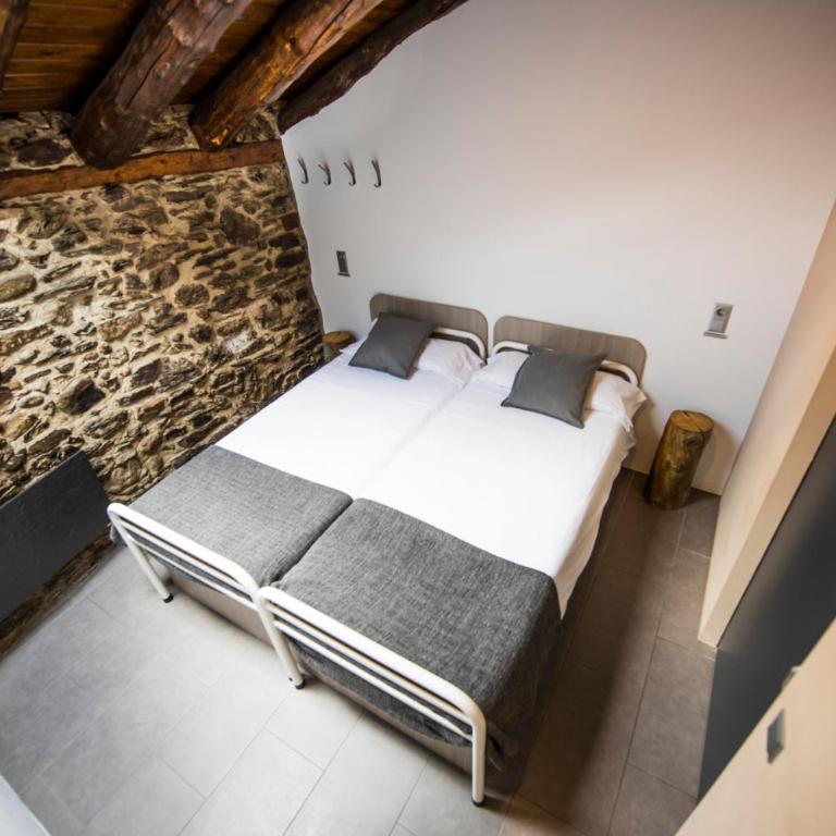Mountain Hostel Tarter - In diesem einfachen Zweibettzimmer nutzen Sie ein Gemeinschaftsbad. - 4