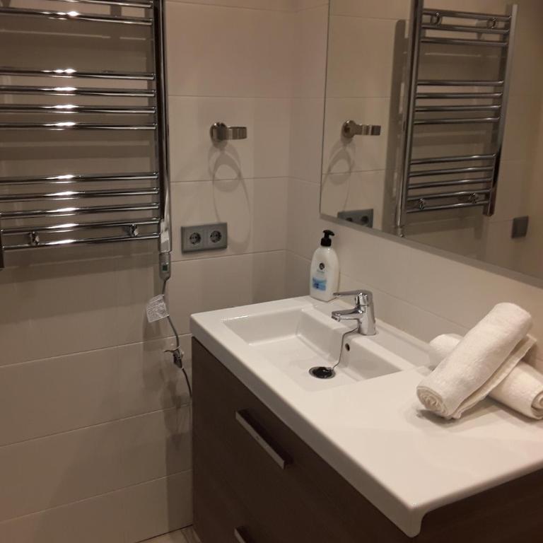 Autèntic Barcelona Monumental - Three-Bedroom Apartment - 5
