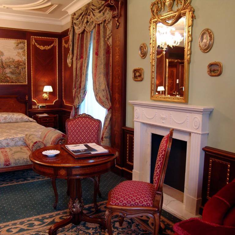 Grand Hotel des Iles Borromées & SPA - Suite Superior - 5