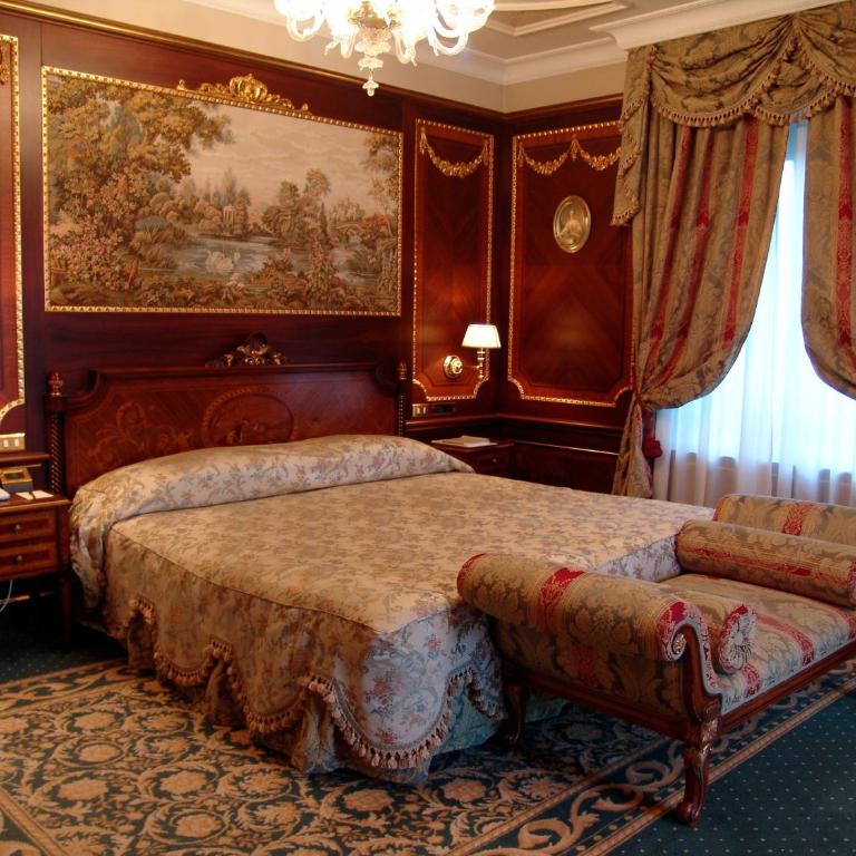 Grand Hotel des Iles Borromées & SPA - Suite Superior - 2
