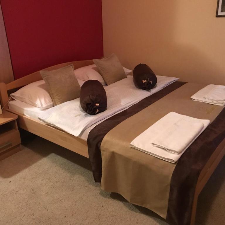 Hotel Dva Goluba - Family Room - 4