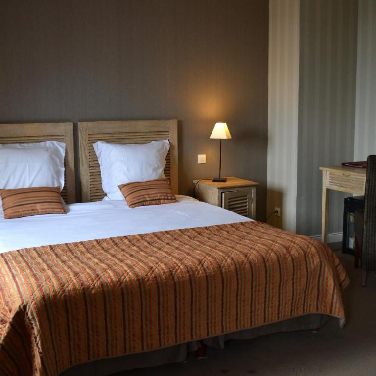 Almoria Hôtel & SPA - Chambre avec Salon (2 Adultes + 2 Enfants) - Vue sur Rue - 9