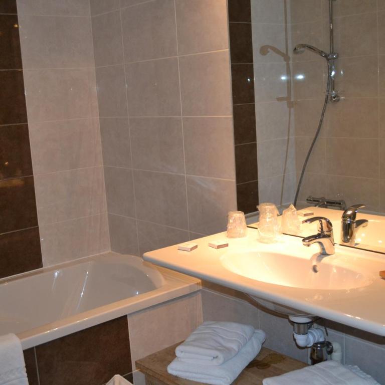 Almoria Hôtel & SPA - Chambre Supérieure - Rez-de-Chaussée - 7