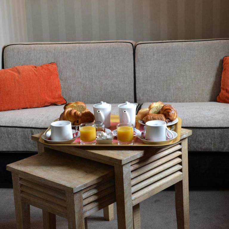 Almoria Hôtel & SPA - Chambre avec Salon (2 Adultes + 2 Enfants) - Vue sur Rue - 6