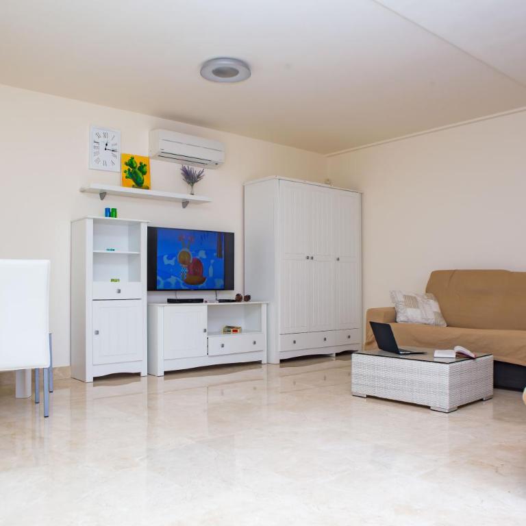 2 Bedrooms Apartment In Magnolia Golf Resort, La Caleta - Apartamento con vistas al mar - 50