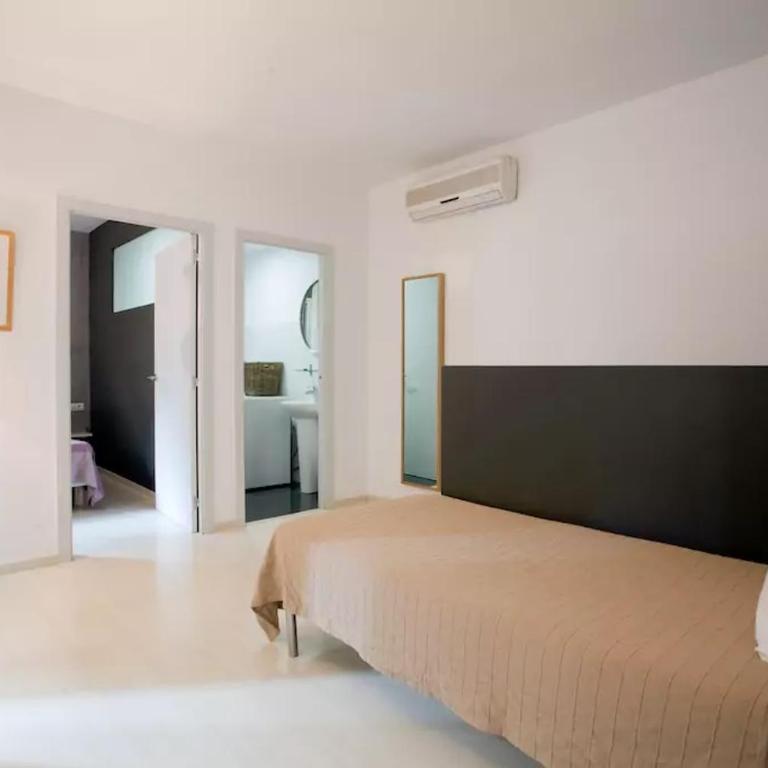 Old City Beach House - Four-Bedroom Apartment - 12