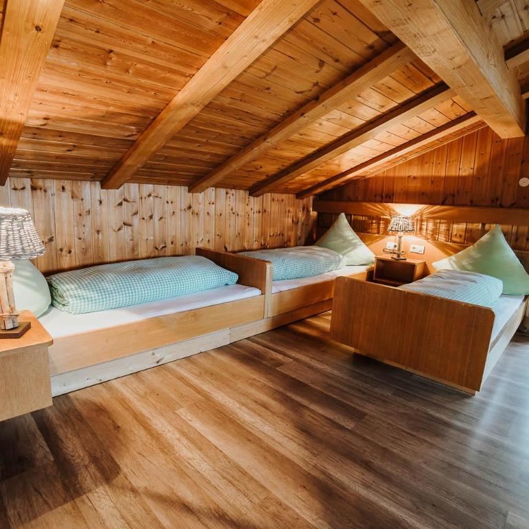 Berggasthof Hochpröller - Familienzimmer mit Balkon - 2
