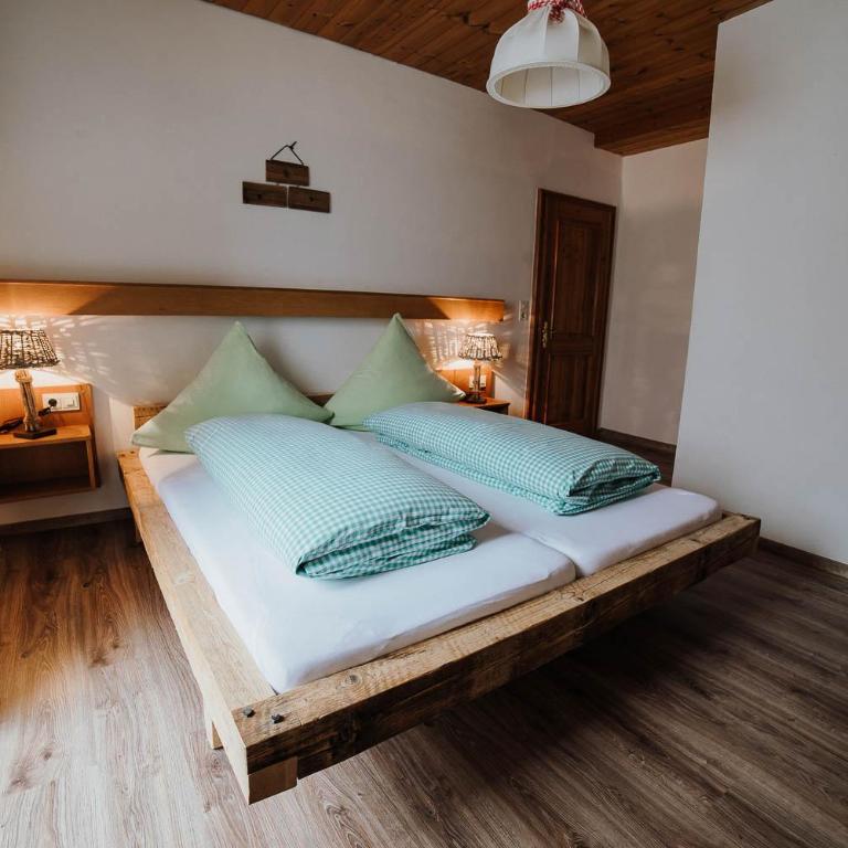 Berggasthof Hochpröller - Doppelzimmer mit Balkon - 5