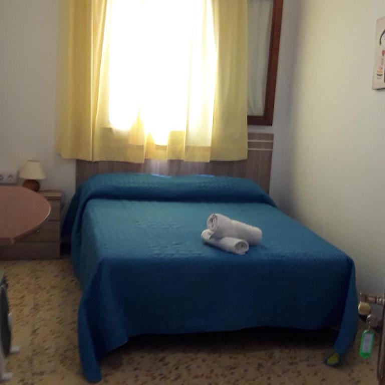 Pension Eva - Habitación Doble Económica con baño compartido - 4