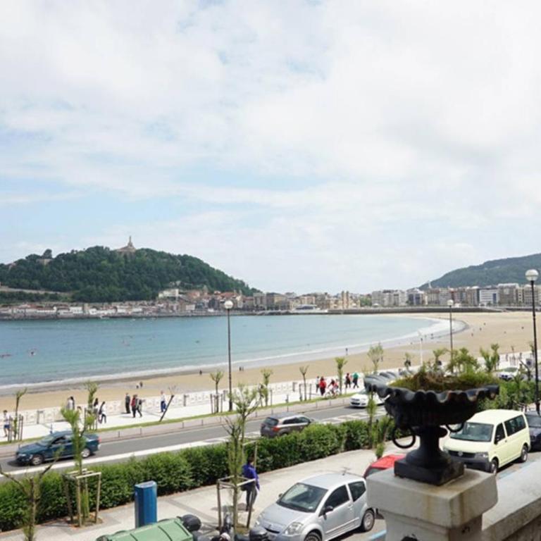 BREATHTAKING TERRACE VIEWS in luxury apartment - by www,SanSebastianApartments,es - Apartamento con terraza - 12