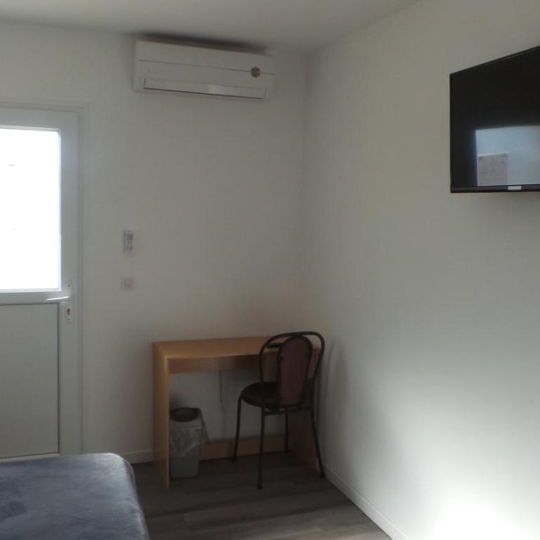 Hôtel de la Poste Piscine - Chambre Double - Rez-de-Chaussée - 7
