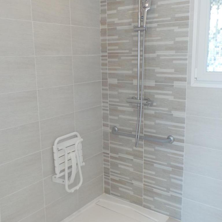 Hôtel de la Poste Piscine - Chambre Double - Rez-de-Chaussée - 11