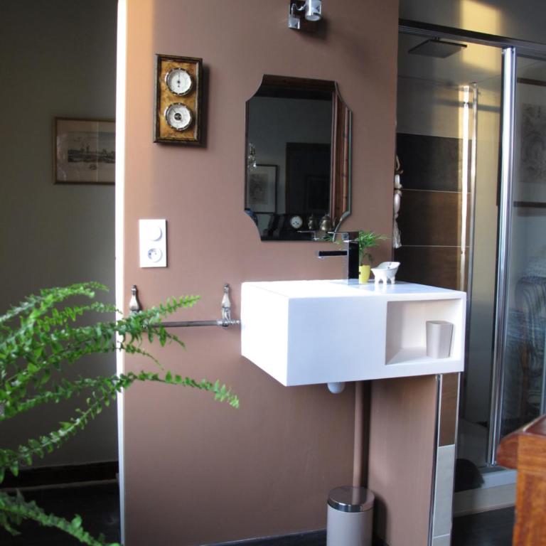 La Bourgogne en Ville - Chambre Double avec Salle de Bains Privative - 2