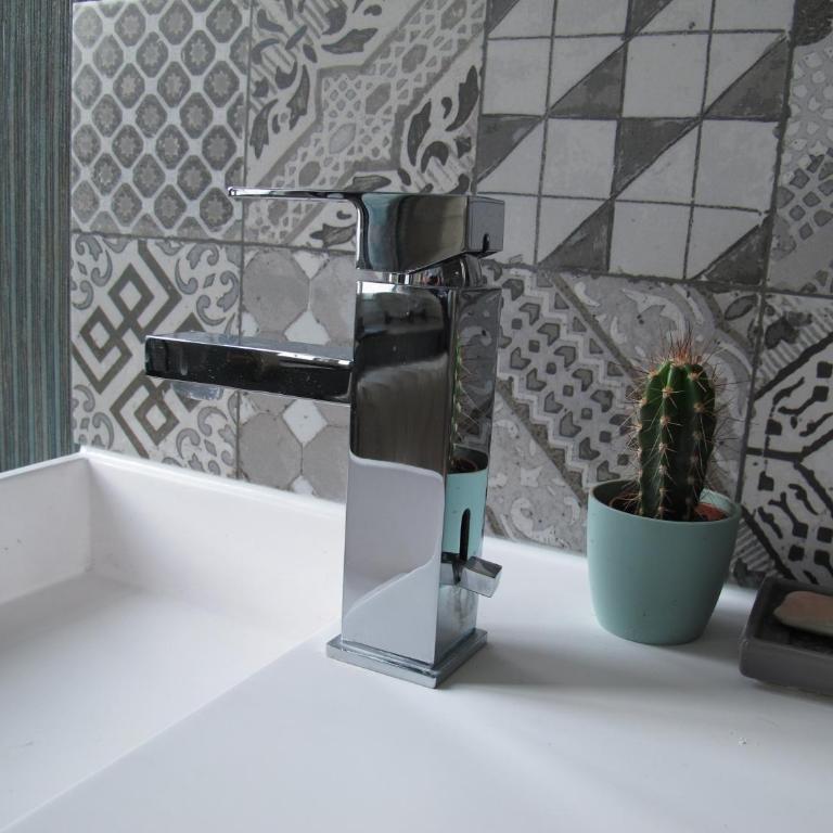 La Bourgogne en Ville - Chambre Double avec Salle de Bains Privative - 1