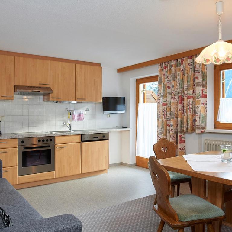 Haus Wasserfall - Apartment mit 2 Schlafzimmern und Balkon - 1