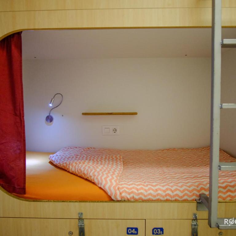 Rocket Hostels Gracia - Bed in 6-Bed Mixed Dormitory Room - 5