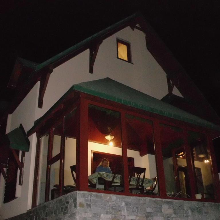 Planinski Biser - Five-Bedroom House - 14